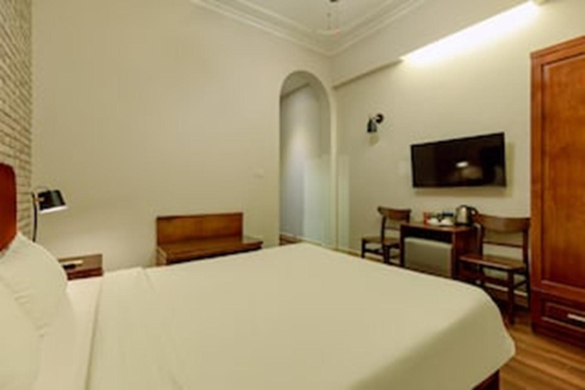 Super Oyo Capital O 1173 Le Grand Hanoi Hotel - The Ruby Exterior photo